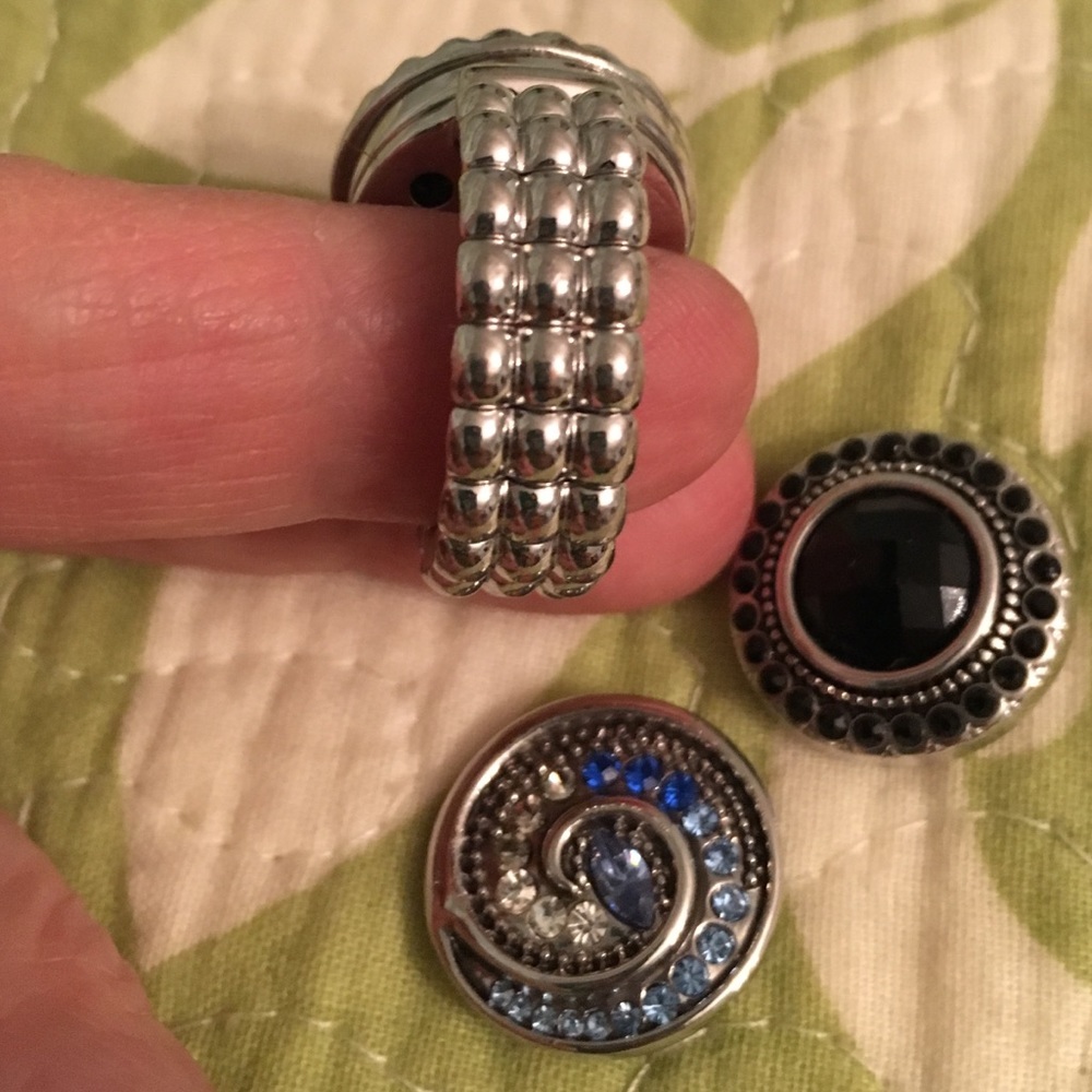 Ginger Snaps Adjustable Stretchy Silver Ring - image 3